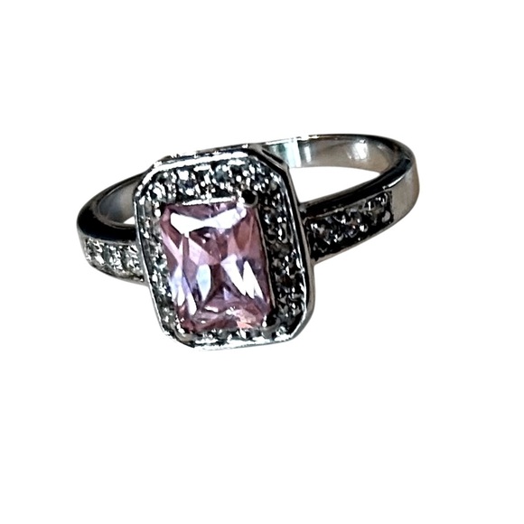 Silver tone & pink-cubic zircon emerald cut Gemstone clear surround Ring sz 8 - Picture 5 of 6
